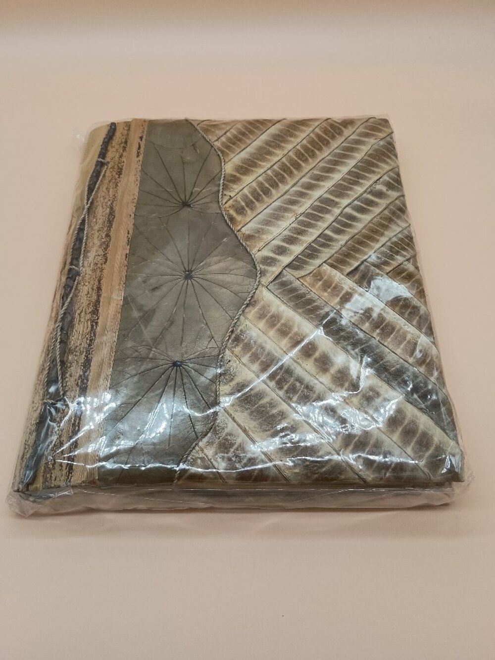 Made in Hawaii Photo Album Scrapbook Tiki Palm Leaves Grasses Holi Koa Album
